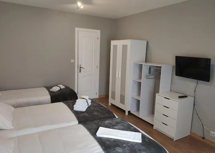 Konukevi Ecorooms Scq Estacion 3*