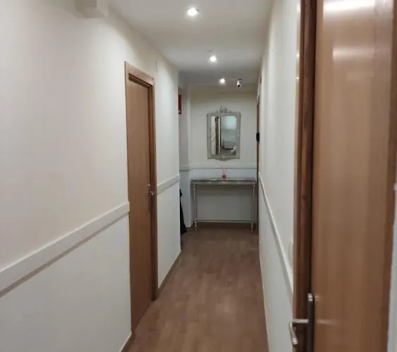 Ecorooms Scq Estacion 3*